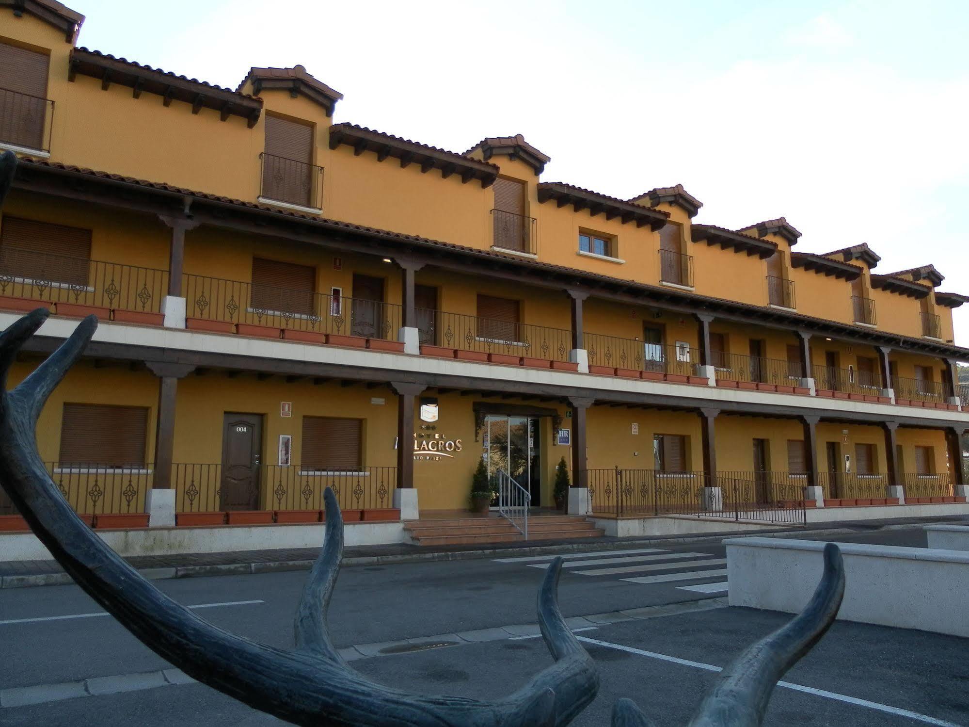 Hotel Milagros Rio Riaza Exterior photo